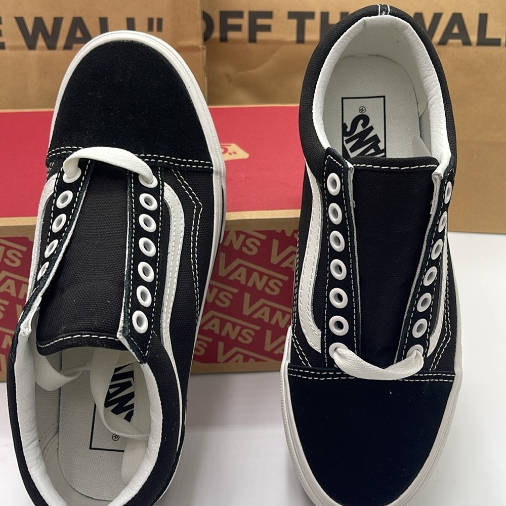 Vans Men’s Platform Sneakers Old Skool Stackform
Smarten Up Black/Wh
VN0009PZBZW - Picture 12 of 16